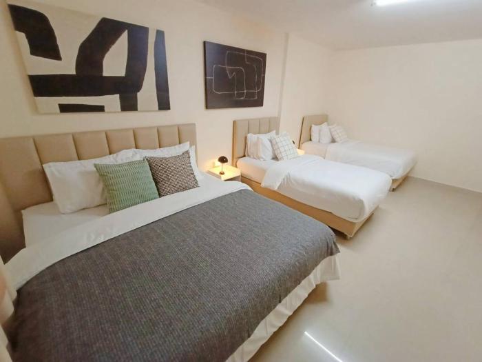 Not Flooded, Butter House 12PAX 10Mins to Lee Garden ที่พักติดเซ็นทรัล