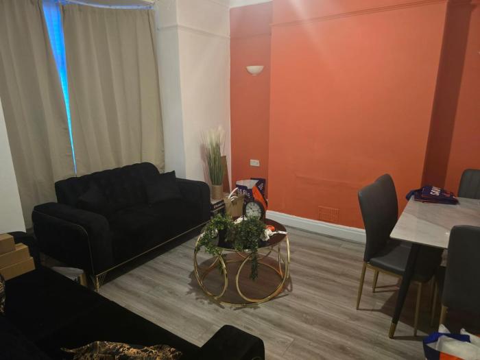 Alma Co-Living - Private Room Self-Cater