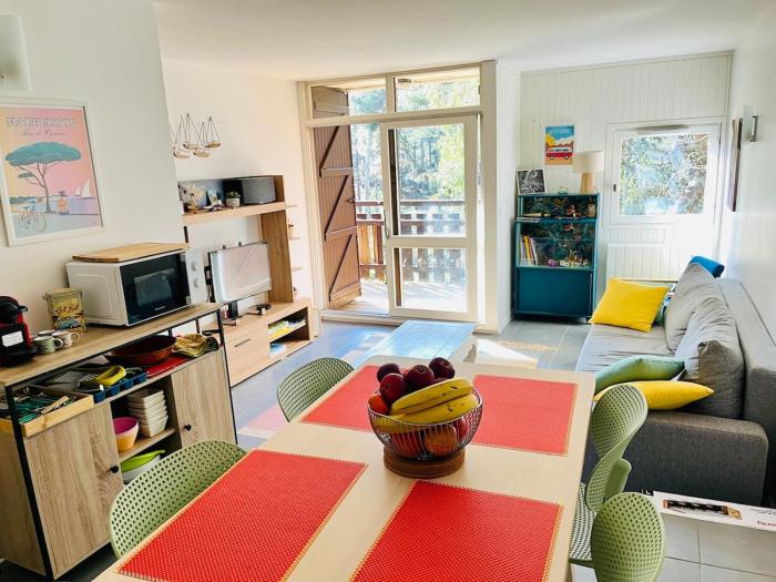Apt T3 avec terrasse, sous les pins, au bord du lac et à 5 min de locéan