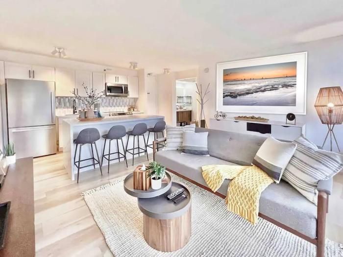 NEW Waikiki Banyan Ocean and Diamond Head View