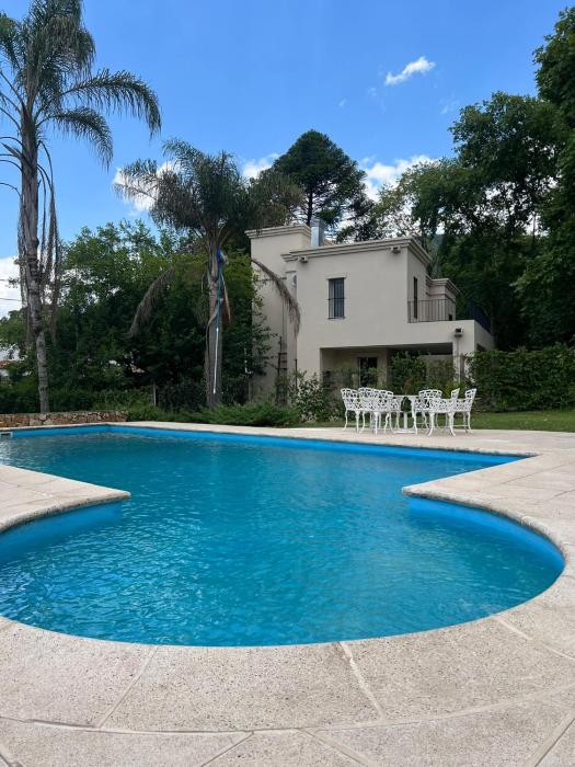 Al Puente y Palo - Casa del Arbol