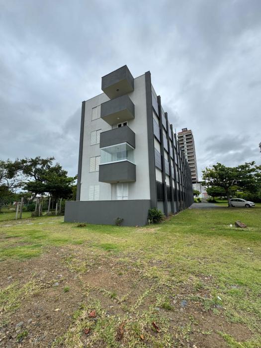 Apto pe na areia, frente ao mar, Armacao Penha