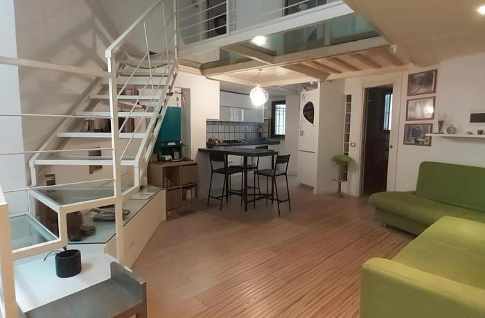 La casa nel cortile-Free parking