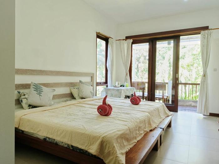 Malathi Green View House with Shared Pool