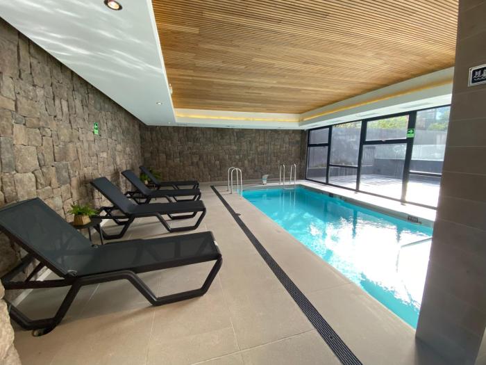 Depto a pasos de la playa, piscina, jacuzzi y patio