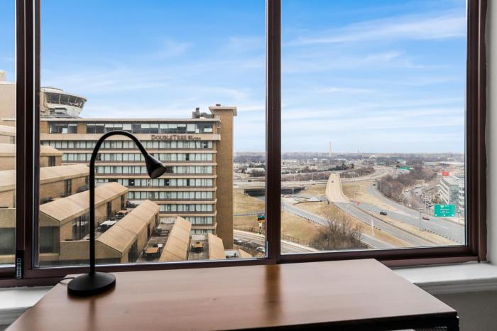 Business District Modern Apartment