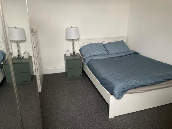 Room close to City and Hospital