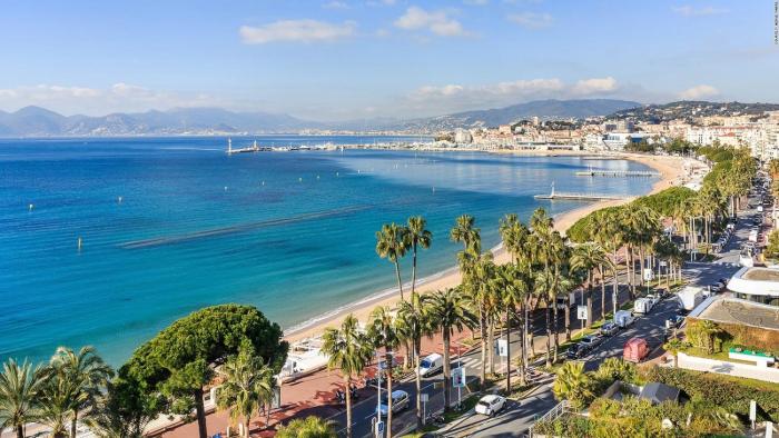 2 Bedrooms appartement entièrement rénové Cannes - 200m de la plage