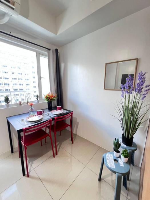 Unistay SHELL Residences Amazing Pool view near MOA