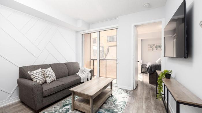 Modern 1BR Condo in Church Yonge Corridor