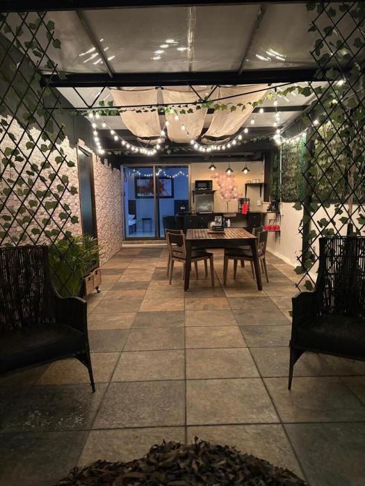 The Rooftop TerraceA unique view, downtown and comforta