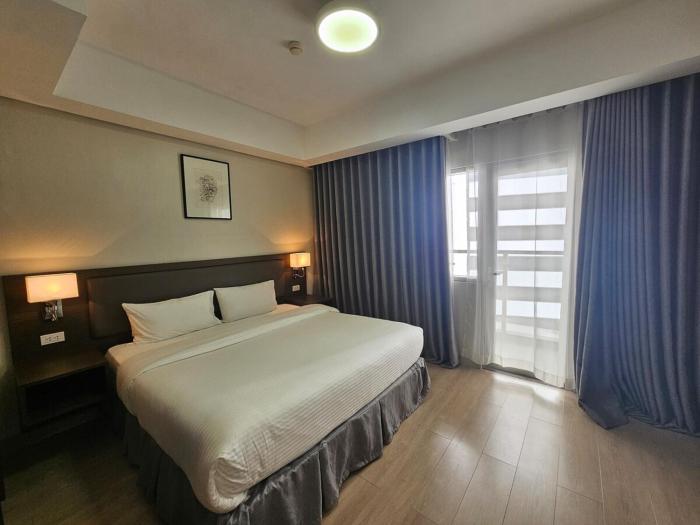 The Residences at BCCT by Stays PH Cozy retreat with hotel-style comforts and convenience, best location in BGC