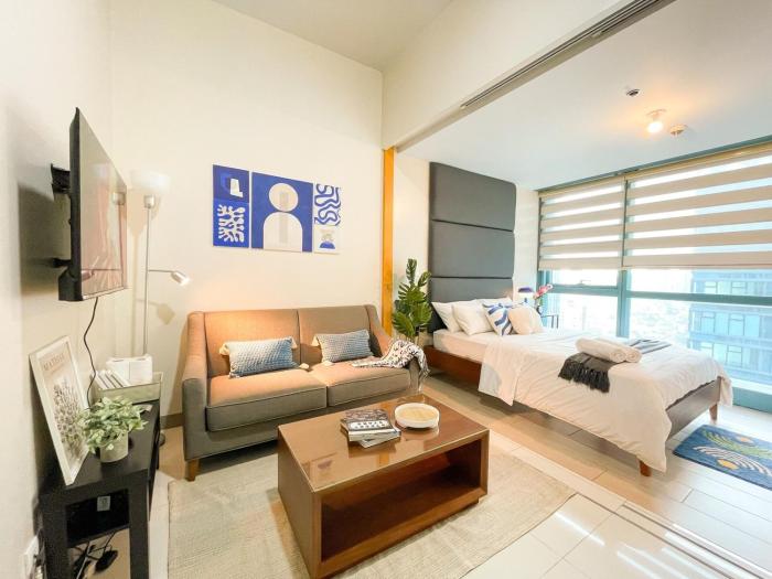 Sophisticated BGC Stay at Uptown Area #oursw30c2