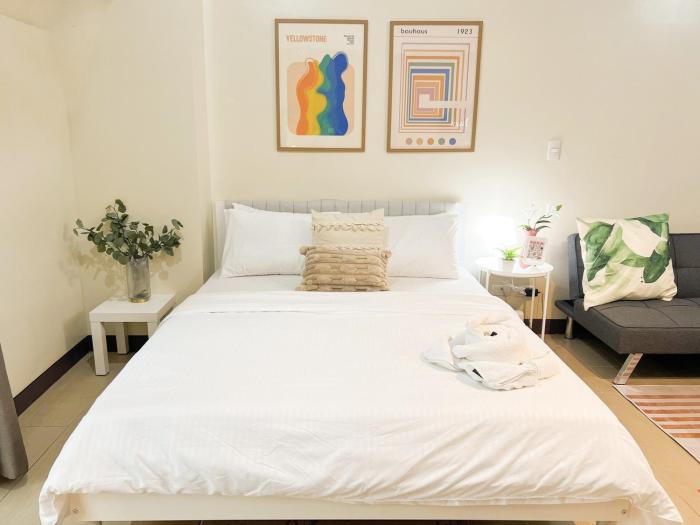 Stylish Condo, Venice BGC, Pool, WiFi #vlrtc29e