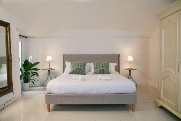 Spacious & Quiet Miracle in Trastevere