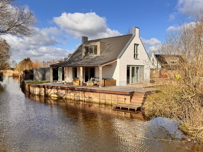 Vakantiehuis aan meertje op Recreatiepark De Wielen - 85