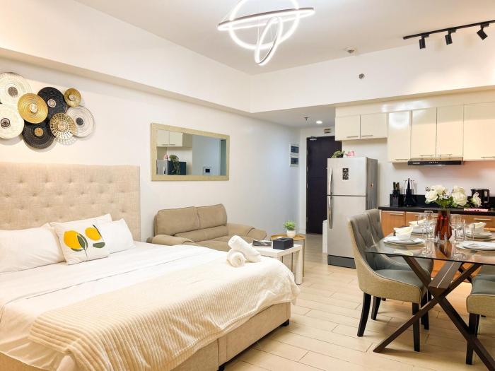 Elegant Venice Condo Mckinley Hill BGC #vlrtc5i