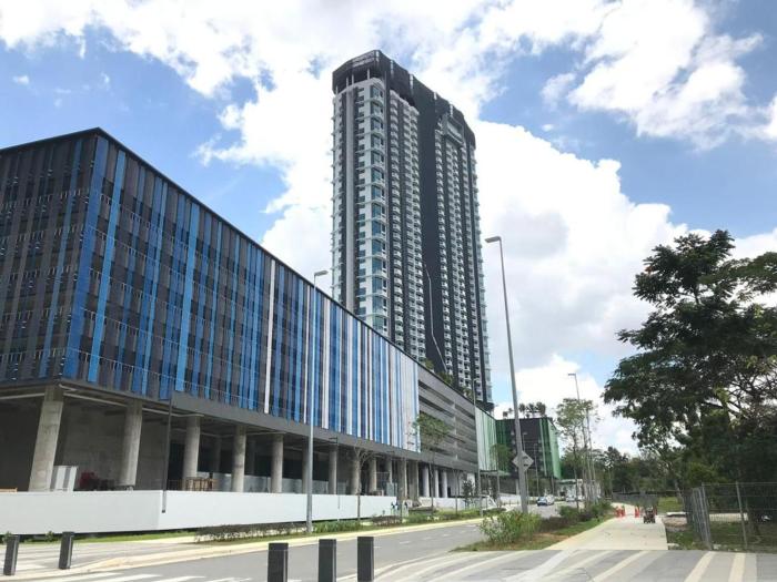 Almas suites puteri harbour by Hairis