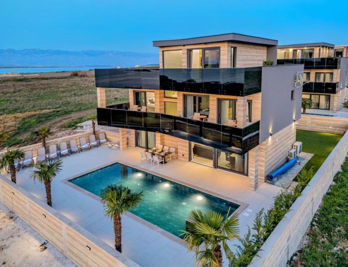 CROWONDER Villa Travera 1 with Heated Swimming Pool - CROWONDER LUXURY RENT