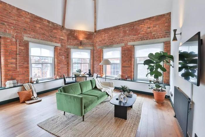 Urban City Base, Stones throw from Attractions