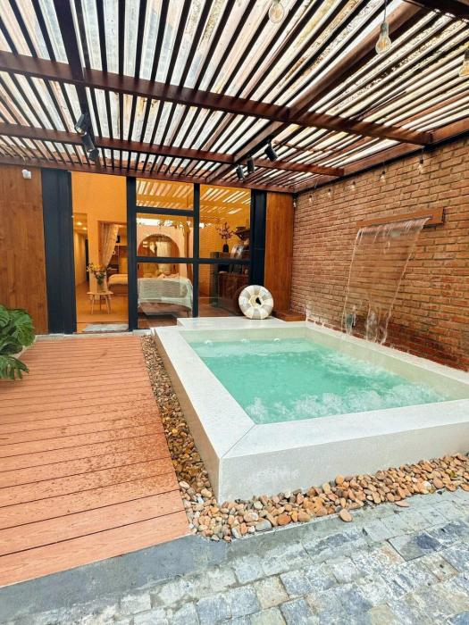 Cherish Villa near beach with jacuzzi pool and BBQ garden