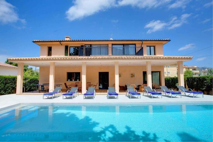 Marquesa by Vintage Travel