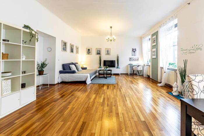 OPAL DREAM - Stylish Living with Good Connections by JR City Apartments