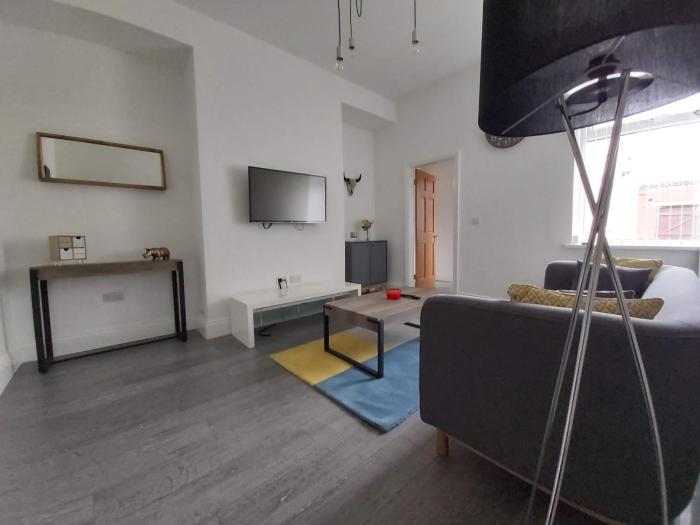 Dwell Living Sleeps 4 with free parking