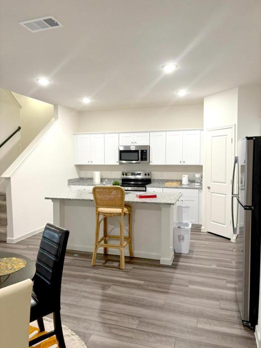 Luxury Suites 5-Bed Room 4-Bath