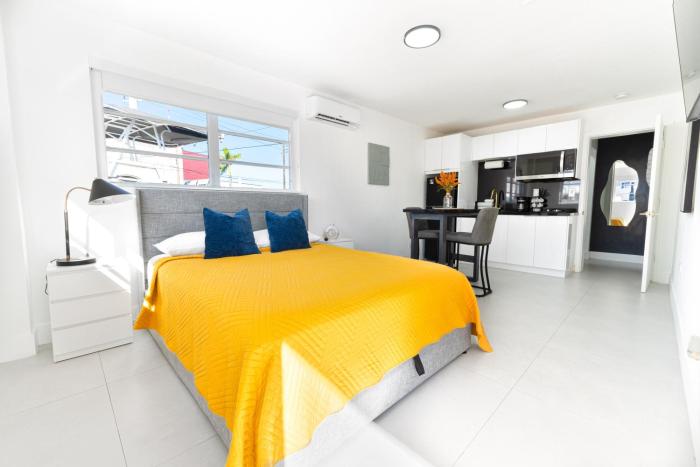 Central King Studio Quiet & Close to Hard Rock