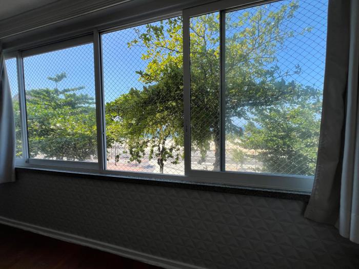 Apartamento de frente para o mar no Leme