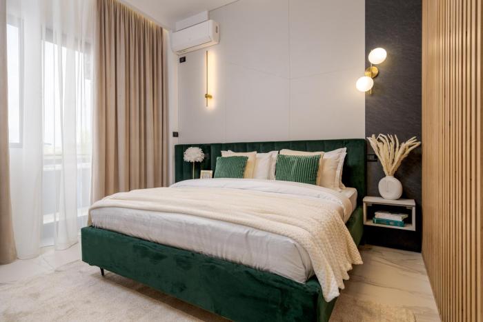 Ultracentral High-end Apartment with Balcony