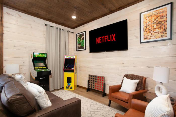 Twilight Mist Getaway Pool Hot Tub Game Room