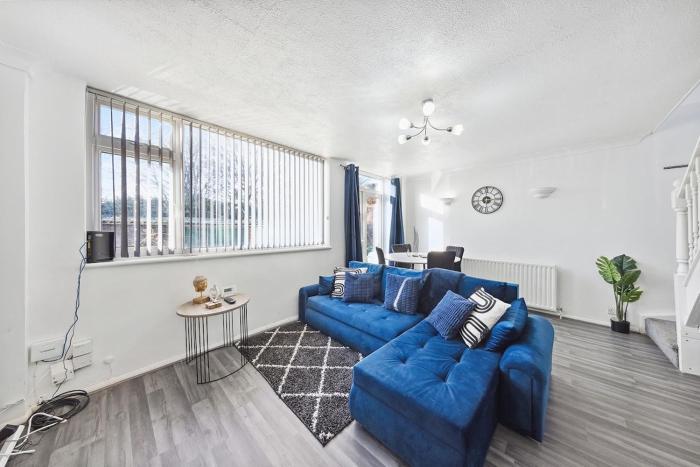 Central Maidstone House Near Town & Station - Free Parking