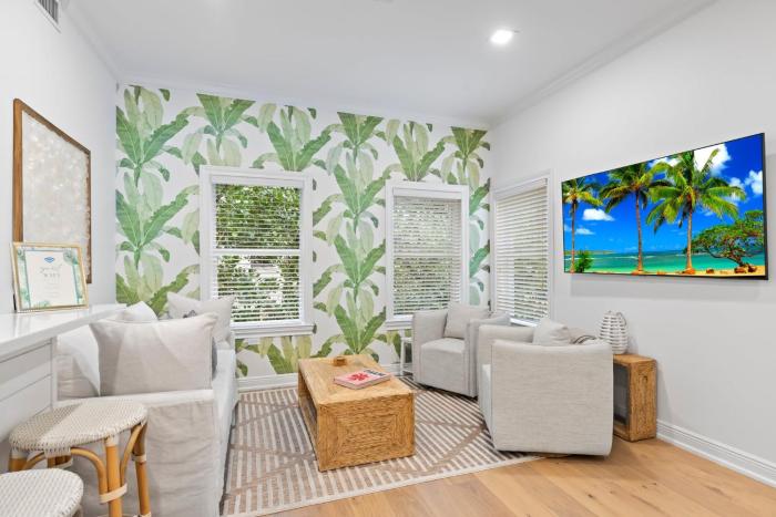 The Palm Beach House - Tropical