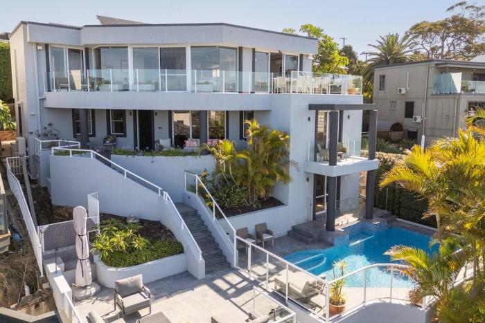 Seabreeze - Beach House w Pool