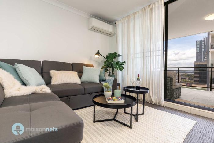 2 Bedroom 2 Bathroom Apt with Balcony and Parking