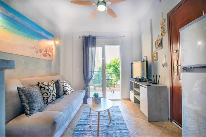 Blue Orchid Family Apartment with Balconies, Kallithea