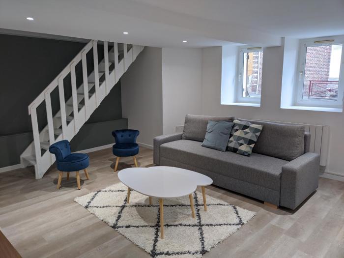 Maison Rénovée & Spacieuse, Idéale Familles & Groupes, Proche Aéroport