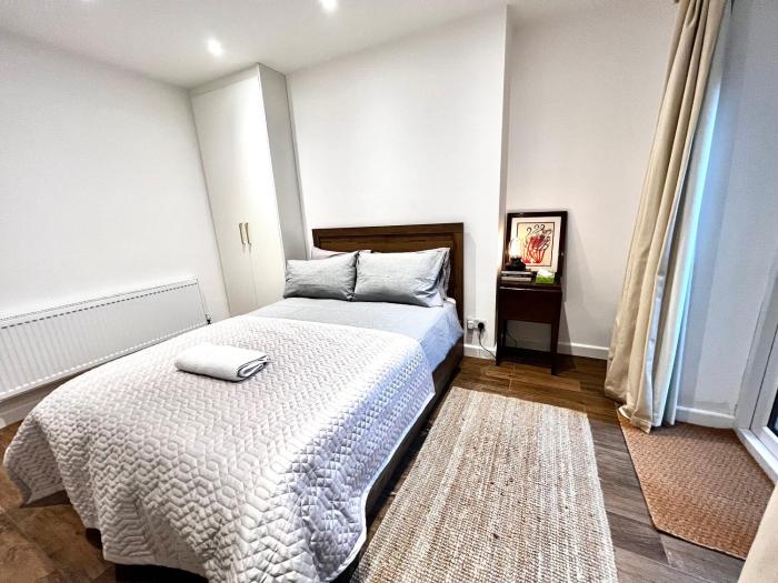 Double Ensuite near BBC Studios Westfield