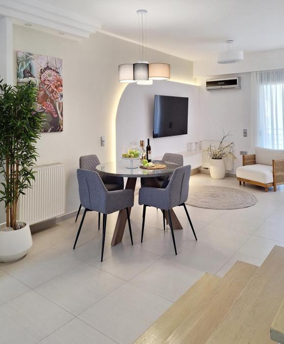 Lux home in central location