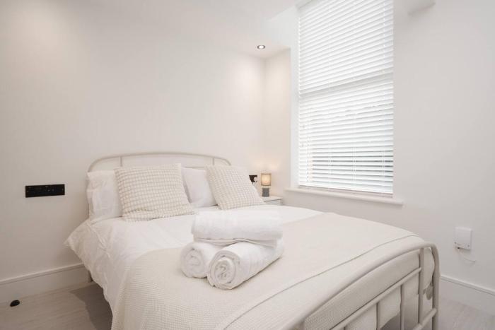 Private Stay by Anfield Shared Kitchen Parking