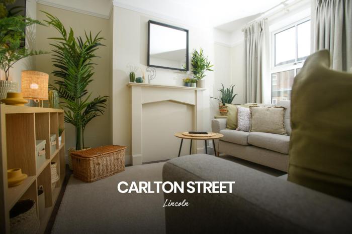 Inviting 2 Bedroom Home in Lincoln by Renzo, Close to Lincoln Cathedral!