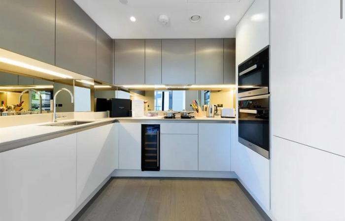 Luxury River Apartments- Parliament