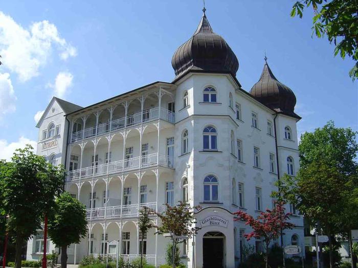 Villa Metropol by Rujana