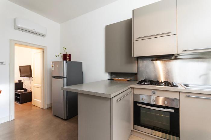 Youhosty - Navigli View Apartment