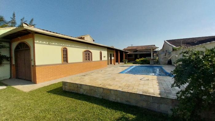 Casa ORLA 500 três quadras da praia