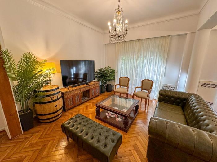 Departamento Amplio En Recoleta