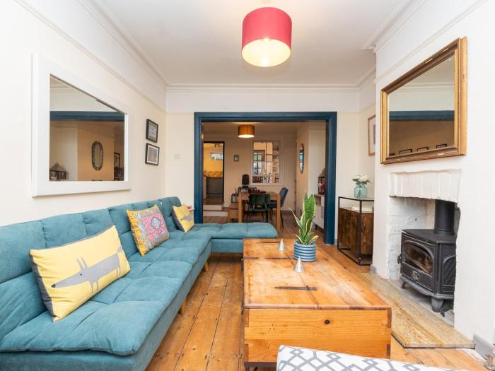 Spacious one bed house with parking - Pass the Keys