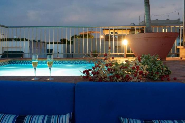 Luxury Apartment Private Pool & Rooftop Jacuzzi